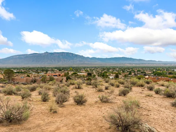 190 Tierra Encantada, Corrales, NM 87048