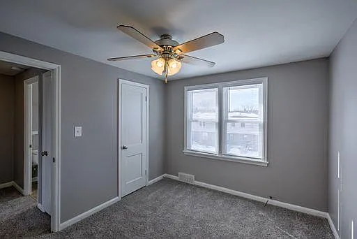 White trim in bedroom at Colonial Park.