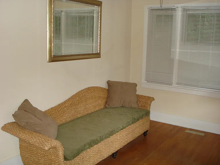 324 Forest Ave — Photo 10