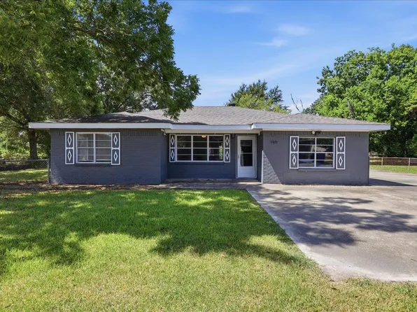 180 Schoolview Dr, Bridge City, TX 77611