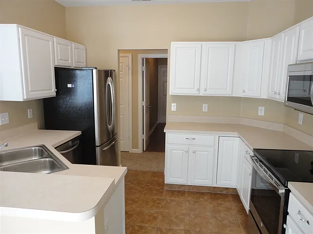 3 bed, 2.0 bath, 1696 sqft, $2,250 — Photo 2