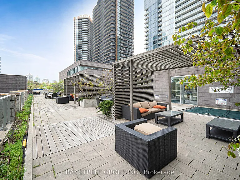 121 McMahon Dr #2708 — Photo 44