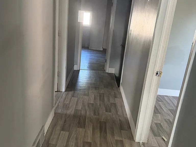 642 Sinclair Ave NE — Photo 15