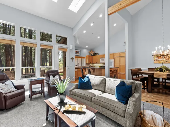 60490 Elkai Woods Dr, Bend, OR 97702