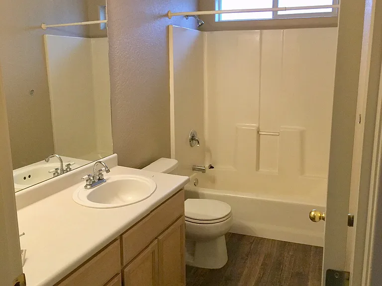 445 Crystal Dr — Photo 8