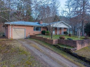 219 Clover Creek Rd, Franklin, NC 28734