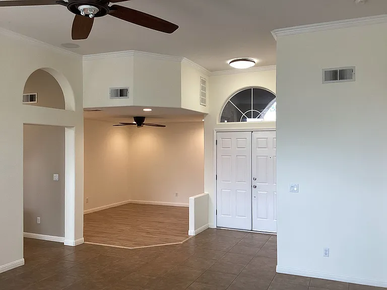 7526 N Ellendale Ave — Photo 6