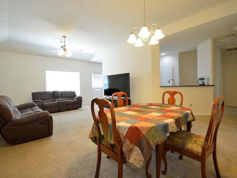 2727 Lakecrest River Dr — Photo 5