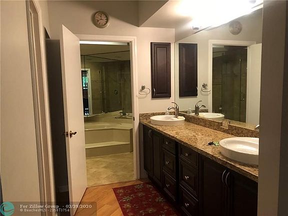 5th image of 11900 Glenmore Dr #1-2