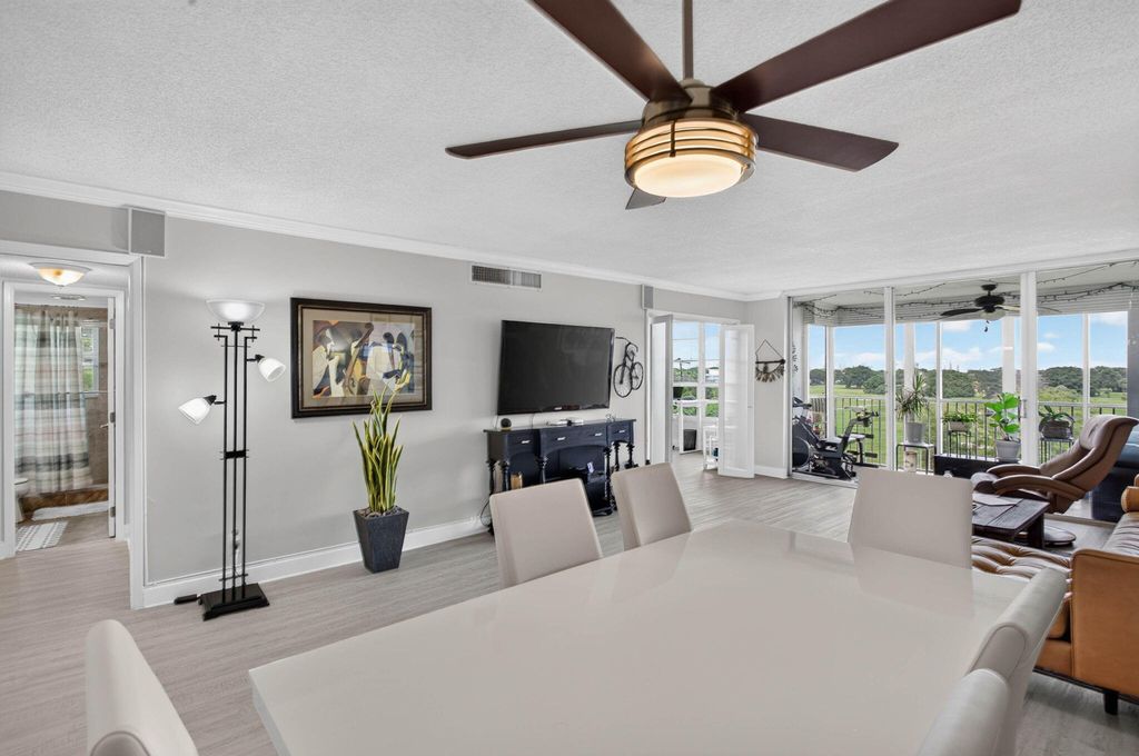 2901 S Palm Aire Drive #610, photo 7