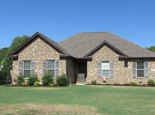 20 Derby Dr, Decatur, AL 35603