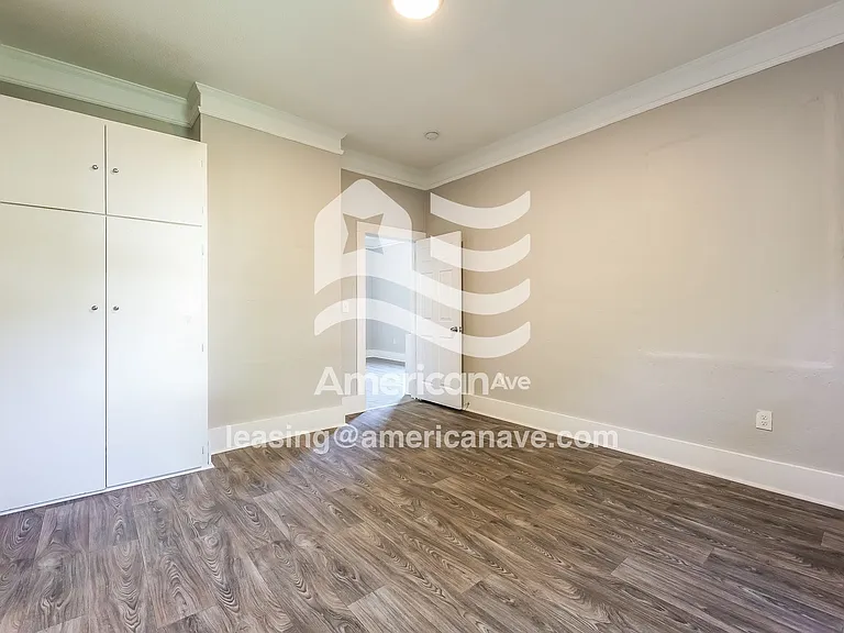 1643599_010_bedroom_11.jpg