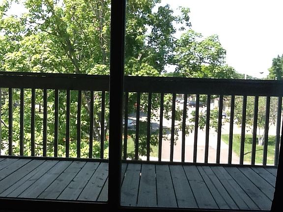 Balcony looks to the front, with Lashbrook Park natural lands to the left