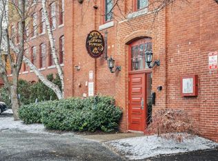 470 Silver St #422, Manchester, NH 03103