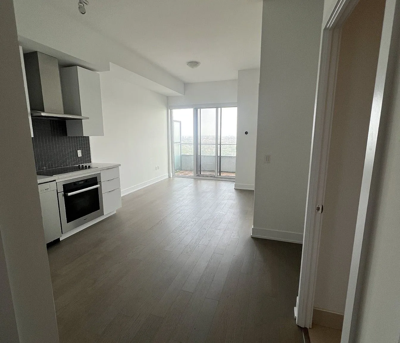 1 bed, $2,550 — Photo 4