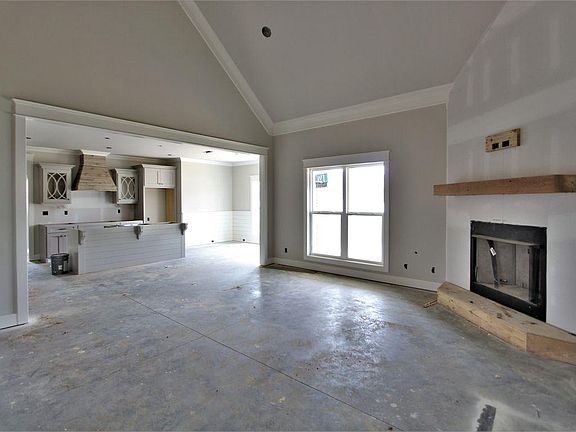 4th image of 60 Brook Trl #C