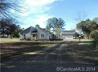 6614 Robin Nest Ln, Stanley, NC 28164