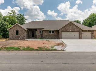 3192 W Smith St, Springfield, MO 65803