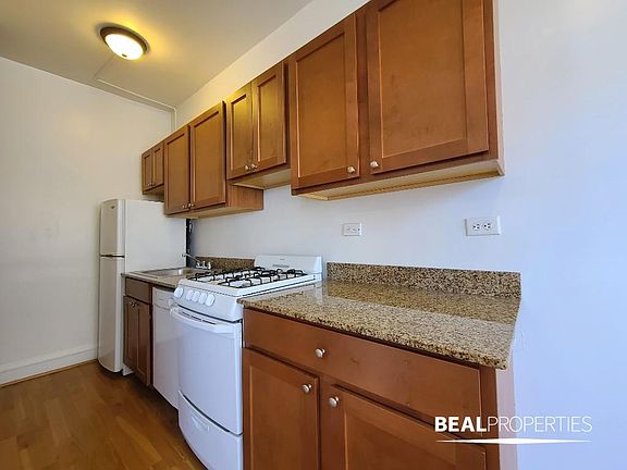 5th image of 4631 N Paulina St #A-203