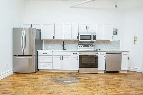 Rented by MySpaceNYC | media 6