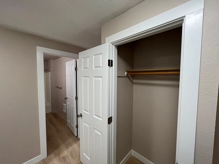 706 Browning Ave S #4 — Photo 16