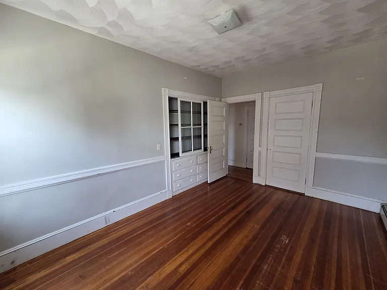 77 Walnut St #1 — Photo 9