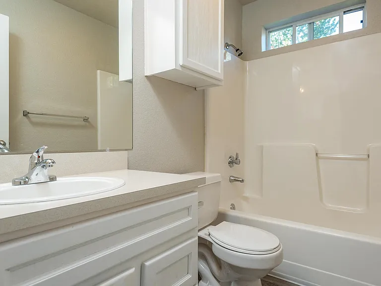 Two Bedroom w/ Den | Bathroom
