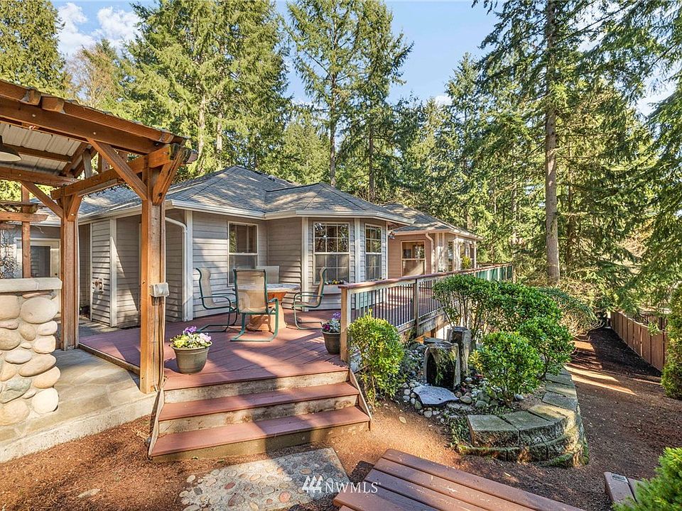 Exceptional Mountain Park Home!   Surrounded by the Great Northwest!