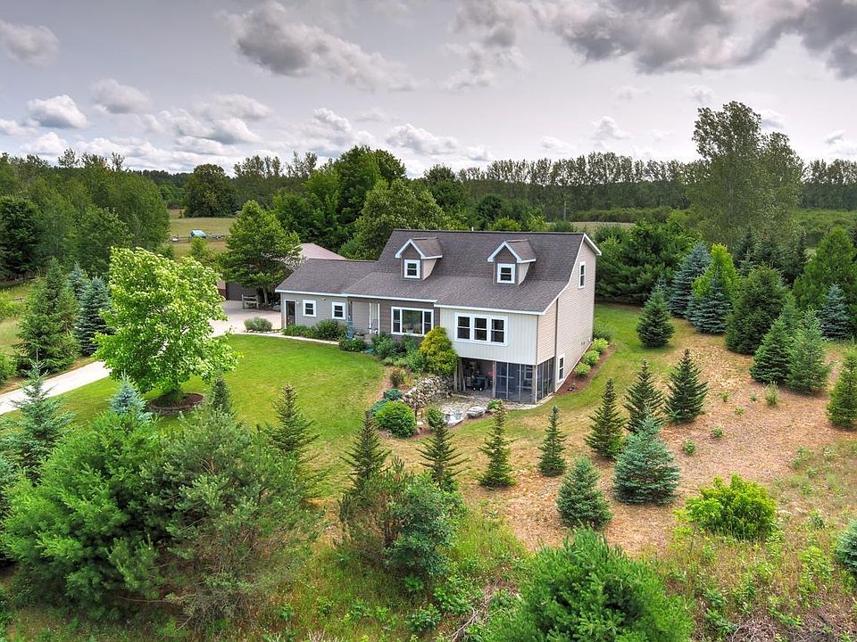 9950 E Jade Dr, Suttons Bay, MI 49682 Zillow