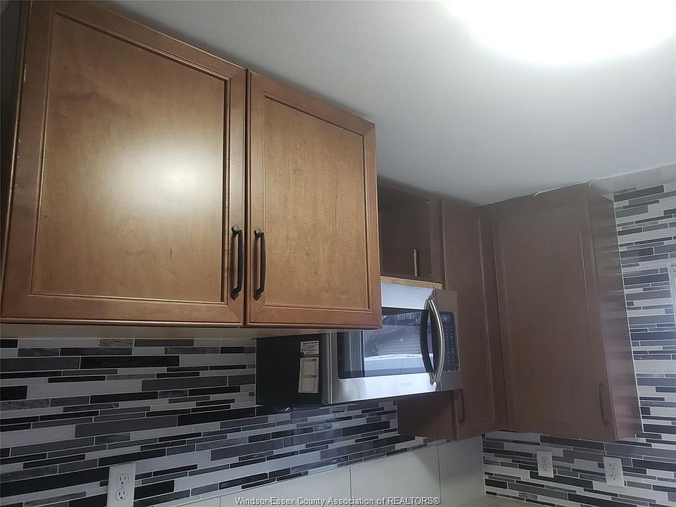 1st image of 2951 Walker Rd