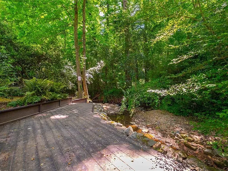 445 Forest Hills Dr — Photo 38