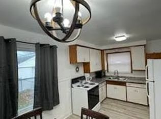 2022 Vernier Rd, Grosse Pointe Woods, MI 48236