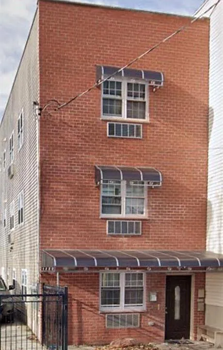 1605 Taylor Ave #1