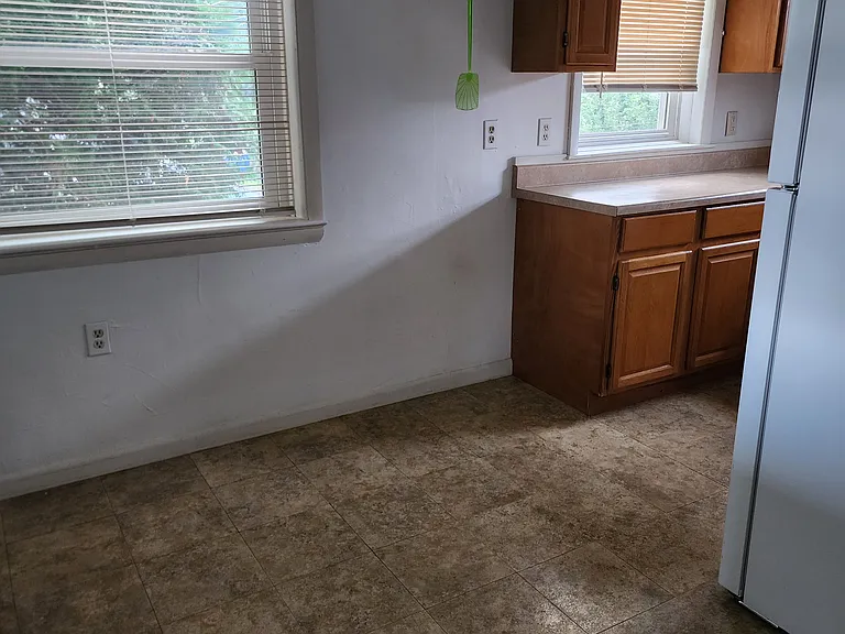 214 Ross Ave — Photo 14