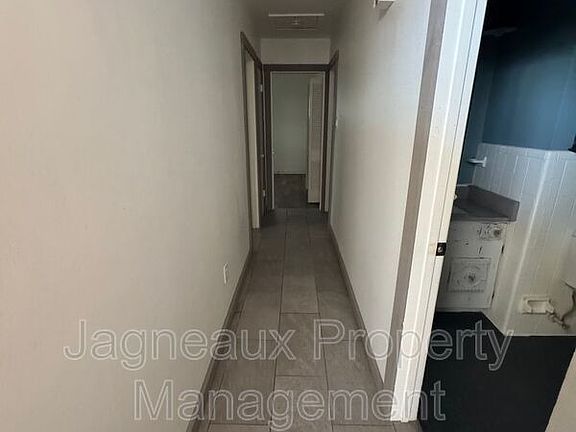 4th image of 307 Allison Ln
