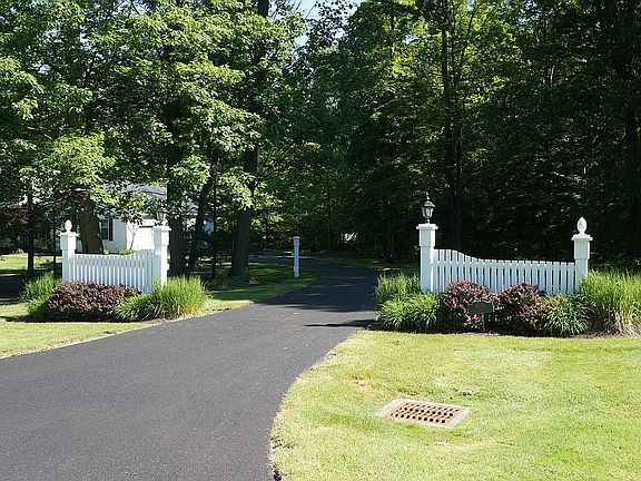 Driveway Entrance