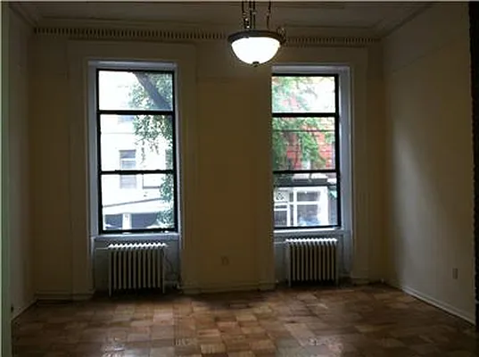 Rented by R New York | media 16