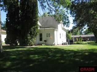 432 E Blue Earth St, Lake Crystal, MN 56055