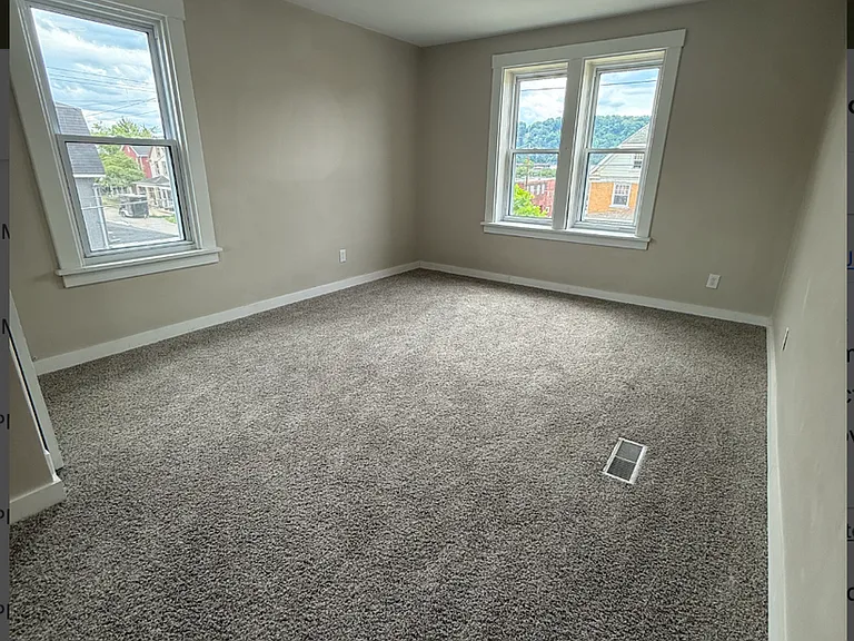 1100 Kenneth Ave — Photo 10