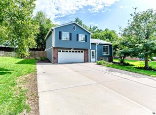 1113 Conestoga Rd, Papillion, NE 68046