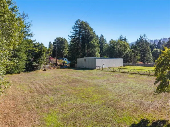 62 Chapman Ln, Carlotta, CA 95528
