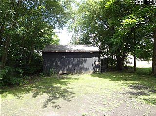 2nd image of 3506 Hiawatha Ave