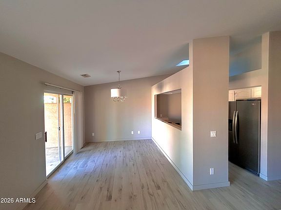 3rd image of 559 S SAWMILL GARDENS Drive #6
