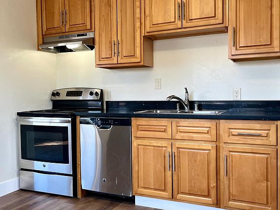 2nd image of 1832 Market St APT C