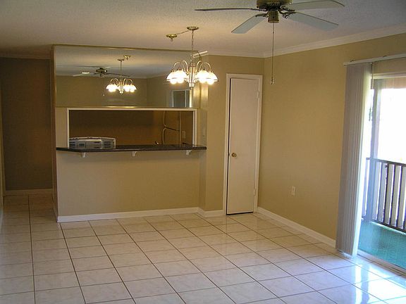 3rd image of 401 Marshall Ct NW Unit 07