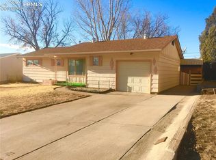 15 Scotland Rd, Pueblo, CO 81001