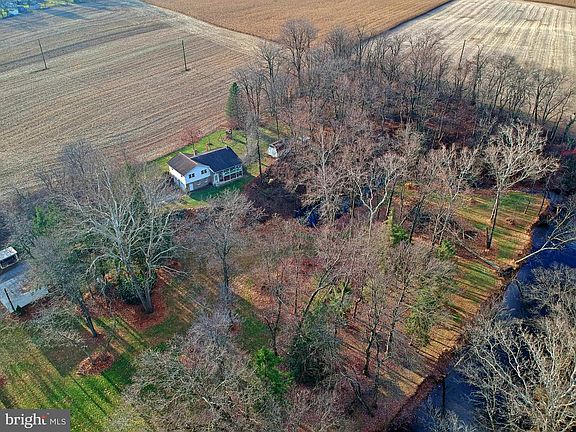 2nd image of 3718 Creekside Dr