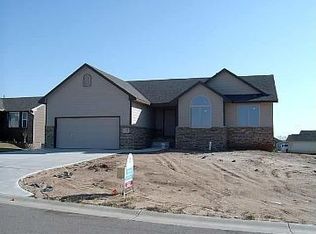 4214 Quail Ridge Dr, Winfield, KS 67156