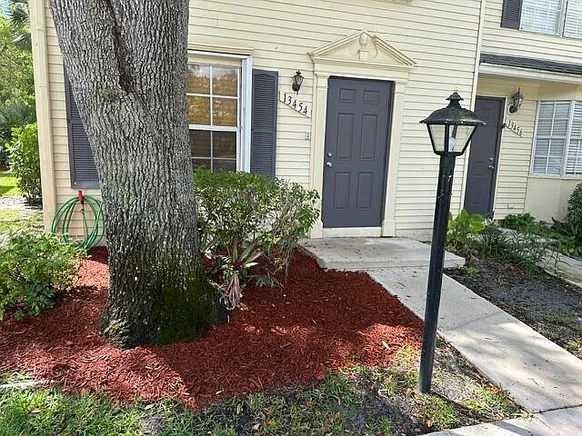 2 bed, 2.5 bath, 1062 sqft, $2,200 — Photo 2