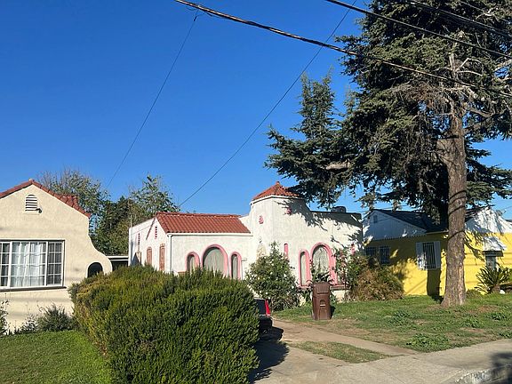 3rd image of 807 E Laurel St